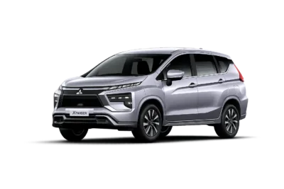 Mitsubishi Xpander putih untuk layanan sewa mobil Bandung dengan driver profesional dari Rose Tour & Rent Car